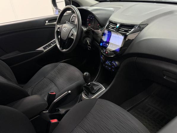 Hyundai Solaris I Рестайлинг с пробегом 2016 года, цена 990 000 рублей, 161000 км, седан, Автокод Объявления