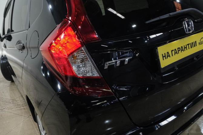 Honda Fit III Рестайлинг с пробегом 2019 года, цена 1 289 000 рублей, 63000 км, хэтчбек, Автокод Объявления