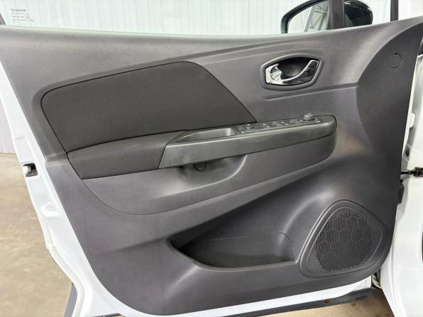 Renault Kaptur I с пробегом 2018 года, цена 1 347 000 рублей, 106100 км, внедорожник, Автокод Объявления