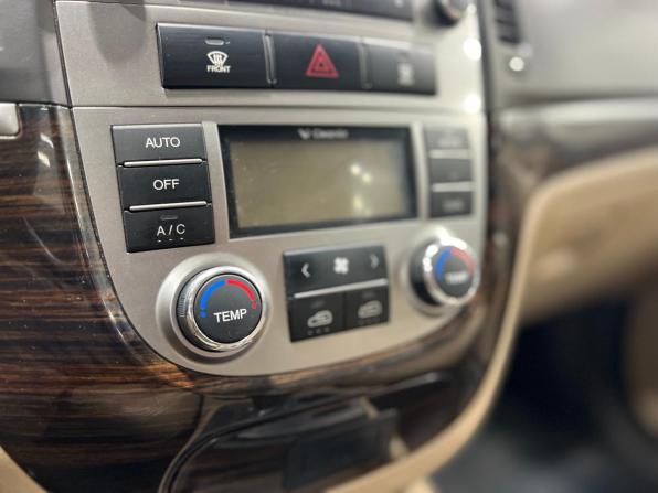 Hyundai Santa Fe II Рестайлинг с пробегом 2011 года, цена 1 235 000 рублей, 125000 км, внедорожник, Автокод Объявления
