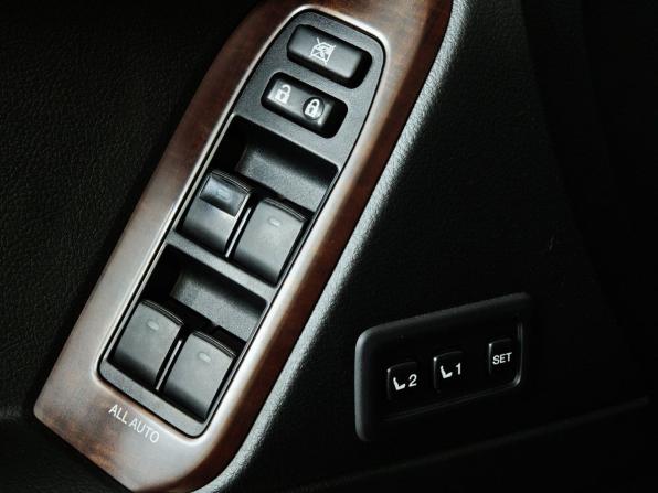 Toyota Land Cruiser Prado 150 Series Рестайлинг 1 с пробегом 2016 года, цена 3 350 000 рублей, 263965 км, внедорожник, Автокод Объявления