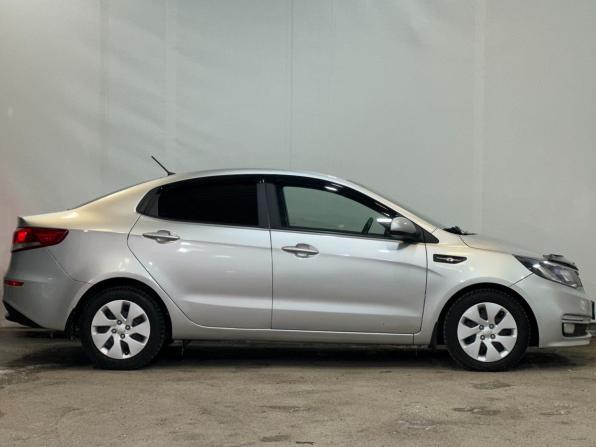 Kia Rio III Рестайлинг с пробегом 2015 года, цена 990 000 рублей, 71748 км, седан, Автокод Объявления