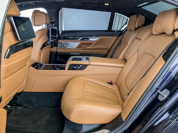 BMW 7 серии VI (G11/G12) с пробегом 2016 года, цена 3 000 000 рублей, 83571 км, седан, Автокод Объявления