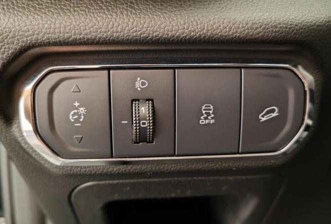 Haval Jolion I с пробегом 2023 года, цена 1 800 000 рублей, 132800 км, внедорожник, Автокод Объявления