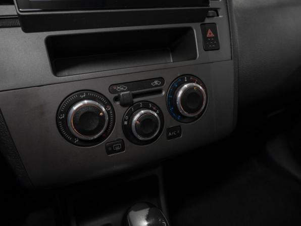 Nissan Tiida I Рестайлинг с пробегом 2010 года, цена 675 000 рублей, 214799 км, седан, Автокод Объявления