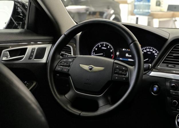 Hyundai Genesis II с пробегом 2016 года, цена 1 655 000 рублей, 194263 км, седан, Автокод Объявления