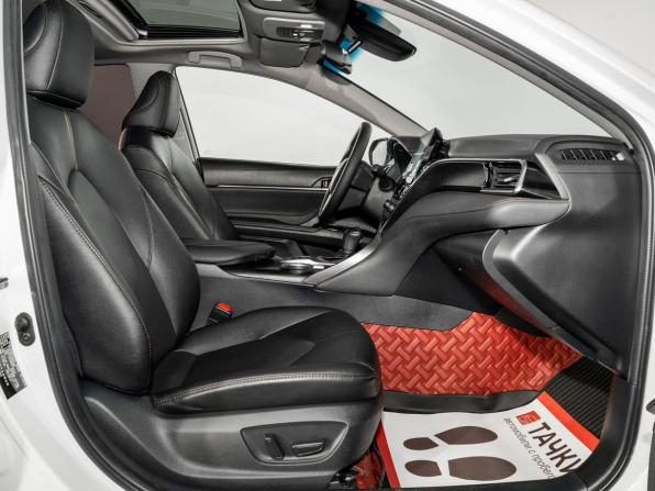 Toyota Camry VIII (XV70) Рестайлинг с пробегом 2021 года, цена 3 550 000 рублей, 62162 км, седан, Автокод Объявления