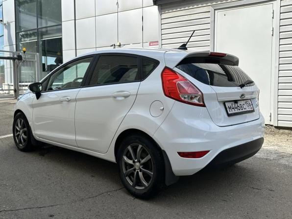 Ford Fiesta Mk6 Рестайлинг с пробегом 2018 года, цена 960 000 рублей, 90700 км, хэтчбек, Автокод Объявления