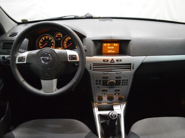 Opel Astra H Рестайлинг с пробегом 2011 года, цена 310 000 рублей, 285260 км, седан, Автокод Объявления