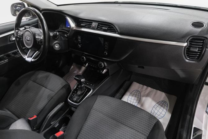Kia Rio IV Рестайлинг с пробегом 2020 года, цена 1 499 000 рублей, 140000 км, седан, Автокод Объявления