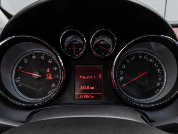 Opel Astra J Рестайлинг с пробегом 2011 года, цена 740 000 рублей, 272651 км, хэтчбек, Автокод Объявления