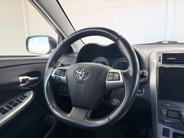 Toyota Corolla X (E140 E150) Рестайлинг с пробегом 2011 года, цена 1 199 000 рублей, 177000 км, седан, Автокод Объявления