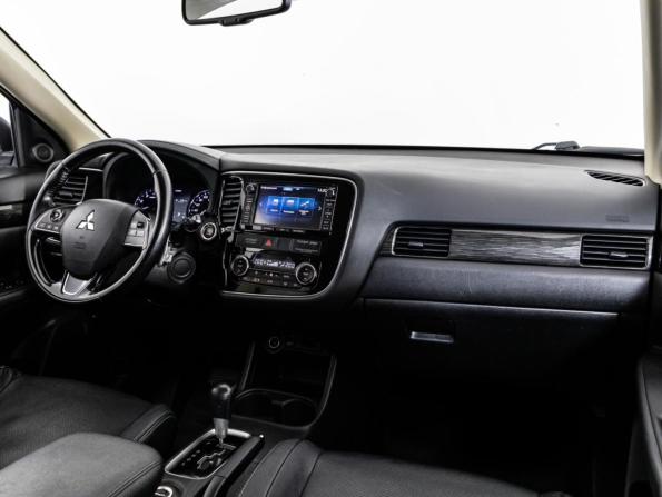 Mitsubishi Outlander III Рестайлинг 2 с пробегом 2015 года, цена 1 599 000 рублей, 224681 км, внедорожник, Автокод Объявления