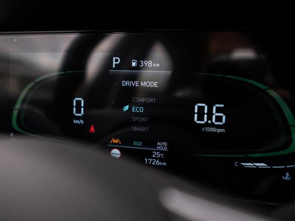 Hyundai Elantra VII (CN7) Рестайлинг с пробегом 2024 года, цена 2 649 000 рублей, 1726 км, седан, Автокод Объявления