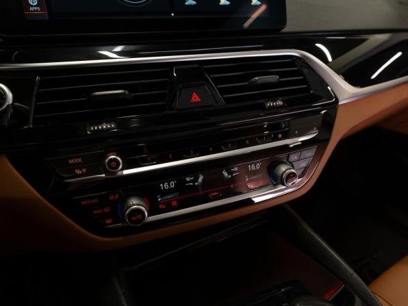 BMW 5 серии VII (G30/G31/G38) Рестайлинг с пробегом 2022 года, цена 3 490 000 рублей, 81324 км, универсал, Автокод Объявления