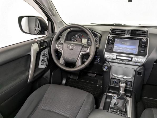 Toyota Land Cruiser Prado 150 Series Рестайлинг 2 с пробегом 2018 года, цена 4 605 000 рублей, 135589 км, внедорожник, Автокод Объявления