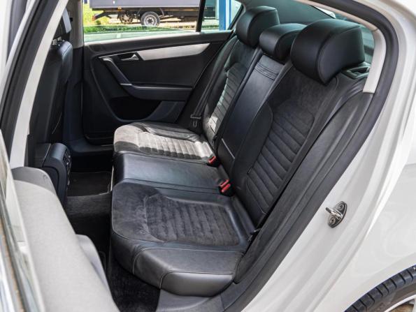 Volkswagen Passat B7 с пробегом 2011 года, цена 1 474 000 рублей, 102479 км, седан, Автокод Объявления