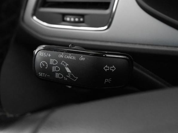 SEAT Leon III Рестайлинг с пробегом 2020 года, цена 2 049 000 рублей, 85469 км, универсал, Автокод Объявления