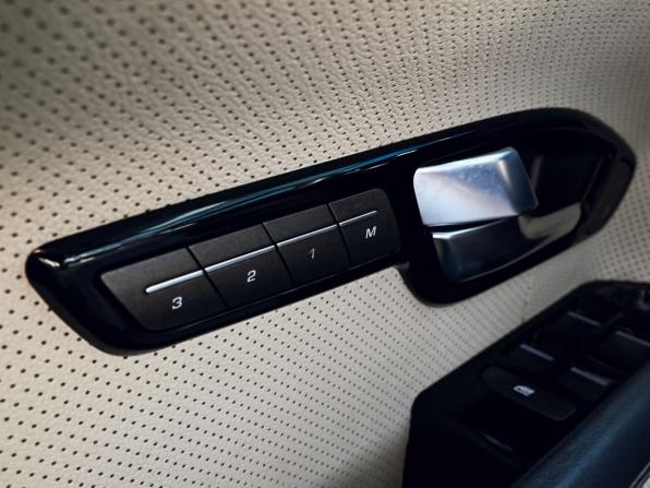 Land Rover Range Rover Evoque I с пробегом 2014 года, цена 1 565 000 рублей, 139561 км, внедорожник, Автокод Объявления