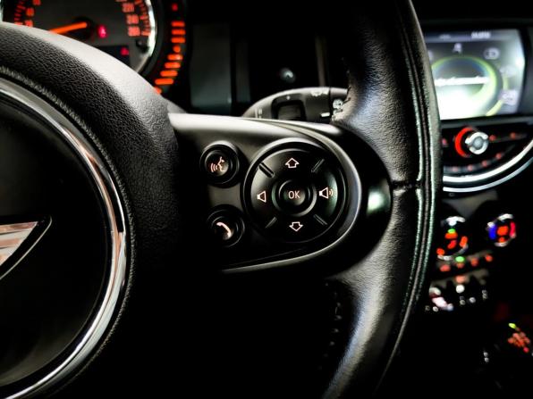 Mini Hatch III (F55/F56) с пробегом 2017 года, цена 1 750 000 рублей, 76993 км, хэтчбек, Автокод Объявления