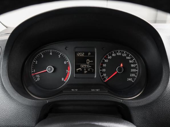 Volkswagen Polo V Рестайлинг с пробегом 2017 года, цена 1 249 000 рублей, 132940 км, седан, Автокод Объявления