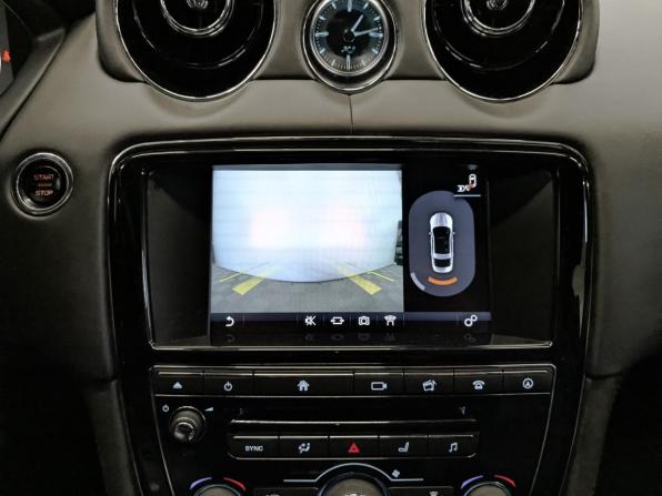 Jaguar XJ IV (X351) Рестайлинг с пробегом 2016 года, цена 3 650 000 рублей, 40122 км, седан, Автокод Объявления
