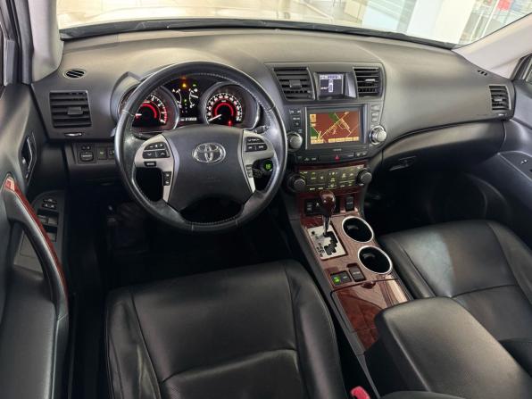 Toyota Highlander II (XU40) Рестайлинг с пробегом 2012 года, цена 1 799 000 рублей, 213558 км, внедорожник, Автокод Объявления