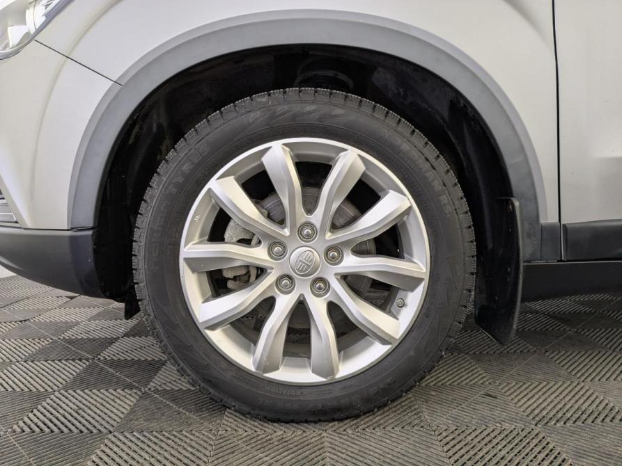 FAW Besturn X40 I Москва  - изображение 12