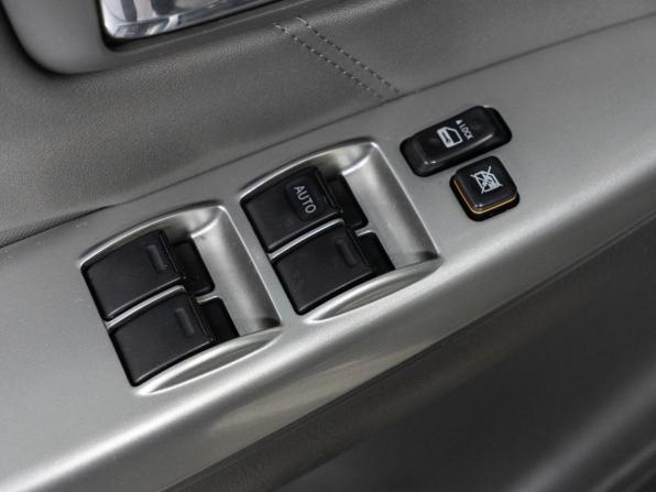 Toyota Hilux VII Рестайлинг с пробегом 2012 года, цена 1 650 000 рублей, 243174 км, пикап, Автокод Объявления