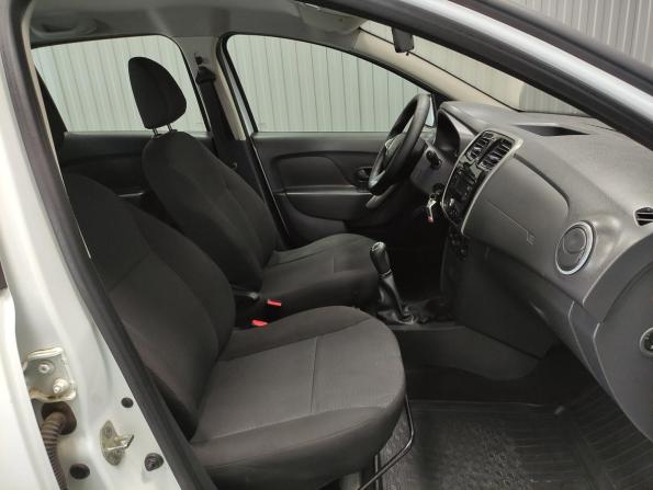 Renault Logan II с пробегом 2018 года, цена 583 000 рублей, 110000 км, седан, Автокод Объявления