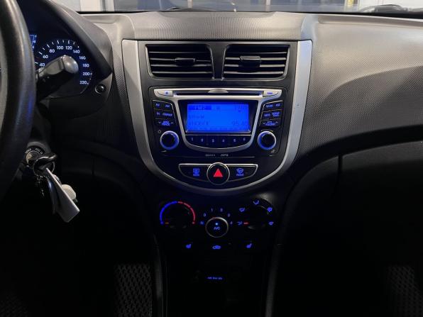 Hyundai Solaris I с пробегом 2011 года, цена 590 000 рублей, 240410 км, хэтчбек, Автокод Объявления