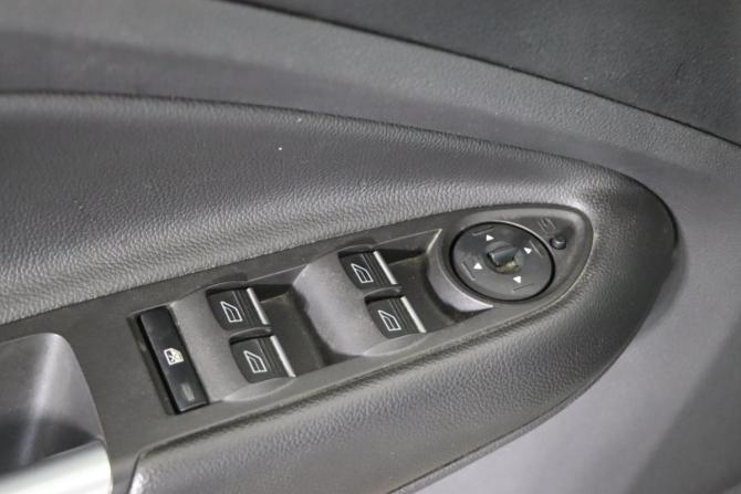 Ford Kuga II Рестайлинг с пробегом 2017 года, цена 1 599 990 рублей, 145230 км, внедорожник, Автокод Объявления