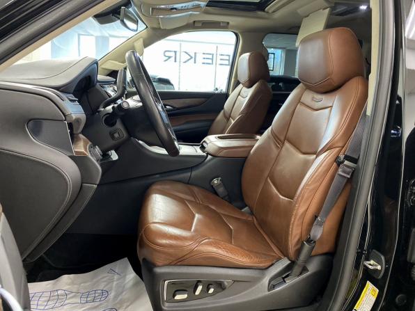 Cadillac Escalade IV с пробегом 2016 года, цена 3 400 000 рублей, 128221 км, внедорожник, Автокод Объявления