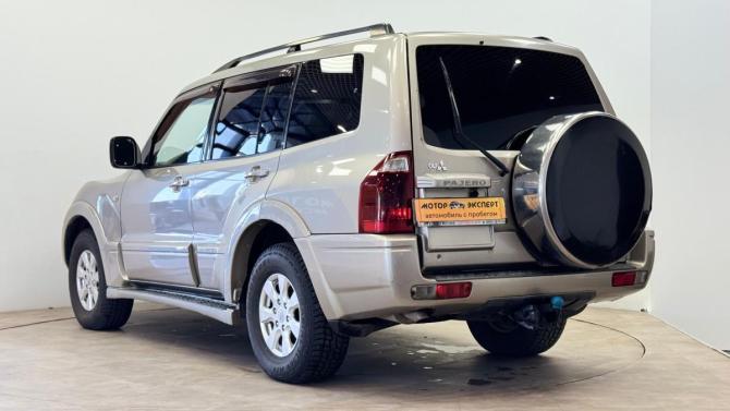 Mitsubishi Pajero III Рестайлинг с пробегом 2006 года, цена 900 000 рублей, 371769 км, внедорожник, Автокод Объявления