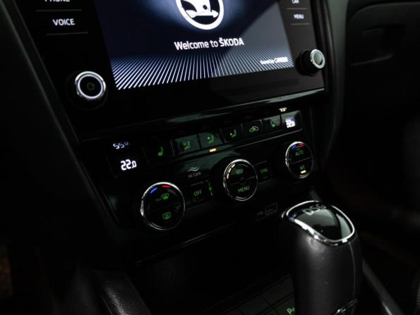 Skoda Octavia III (A7) Рестайлинг с пробегом 2019 года, цена 2 149 700 рублей, 124250 км, лифтбек, Автокод Объявления