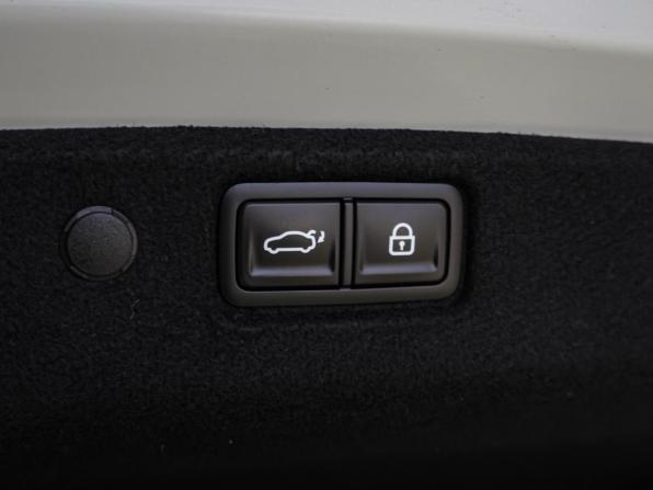 Kia K5 III Рестайлинг с пробегом 2024 года, цена 4 719 000 рублей, 31111 км, седан, Автокод Объявления