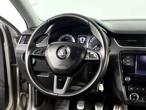 Skoda Octavia III (A7) Рестайлинг с пробегом 2017 года, цена 1 475 000 рублей, 142307 км, лифтбек, Автокод Объявления