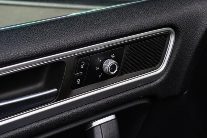 Volkswagen Touareg II Рестайлинг с пробегом 2015 года, цена 2 150 000 рублей, 208246 км, внедорожник, Автокод Объявления