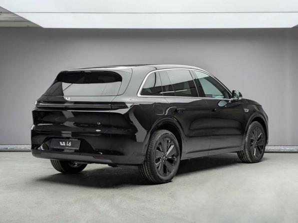 Li Auto (Lixiang) L6 с пробегом 2025 года, цена 7 650 000 рублей, 1 км, внедорожник, Автокод Объявления