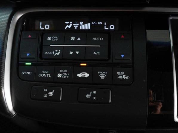 Honda Stepwgn V Рестайлинг с пробегом 2017 года, цена 2 515 000 рублей, 90407 км, минивэн, Автокод Объявления