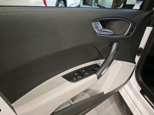 Audi A1 I (8X) с пробегом 2012 года, цена 1 290 000 рублей, 65707 км, хэтчбек, Автокод Объявления