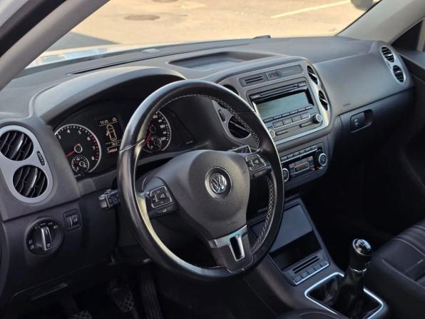 Volkswagen Tiguan I Рестайлинг с пробегом 2015 года, цена 1 000 000 рублей, 244868 км, внедорожник, Автокод Объявления