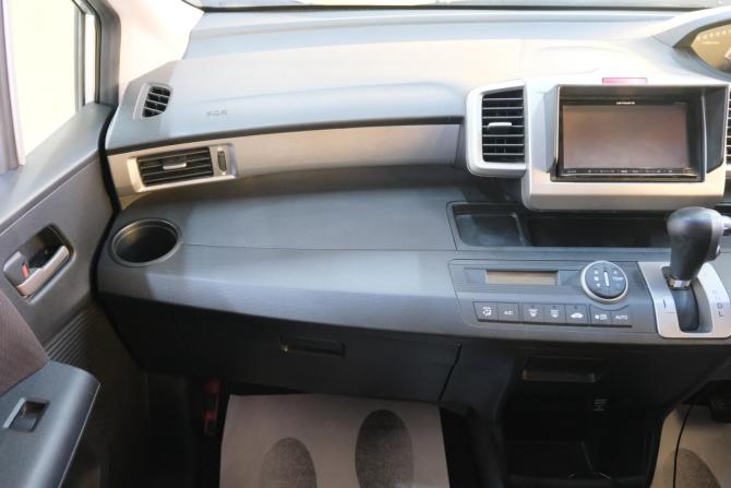 Honda Freed I Рестайлинг с пробегом 2012 года, цена 1 229 000 рублей, 88000 км, компактвэн, Автокод Объявления