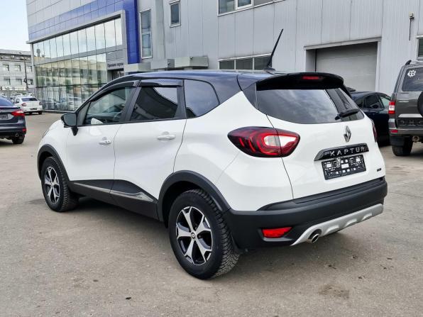 Renault Kaptur I Рестайлинг с пробегом 2021 года, цена 1 394 000 рублей, 186404 км, внедорожник, Автокод Объявления