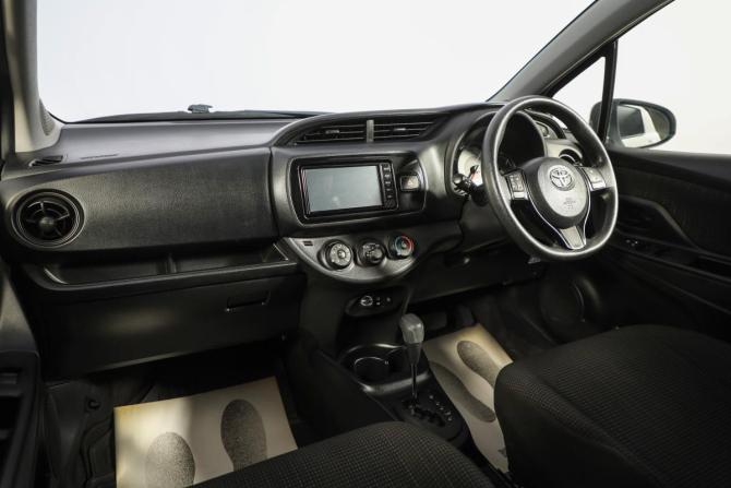 Toyota Vitz III (XP130) Рестайлинг 2 с пробегом 2018 года, цена 1 199 000 рублей, 93000 км, хэтчбек, Автокод Объявления