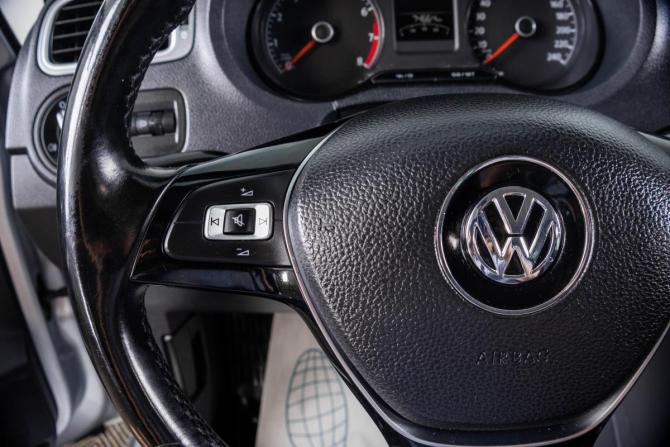 Volkswagen Polo V Рестайлинг с пробегом 2016 года, цена 1 179 000 рублей, 74830 км, седан, Автокод Объявления