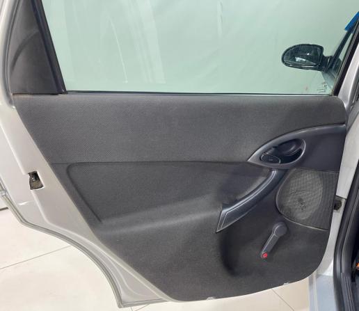 Ford Focus I Рестайлинг с пробегом 2005 года, цена 240 000 рублей, 290000 км, седан, Автокод Объявления