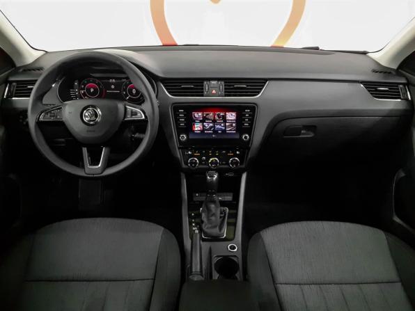Skoda Octavia III (A7) Рестайлинг с пробегом 2018 года, цена 1 540 000 рублей, 153000 км, лифтбек, Автокод Объявления