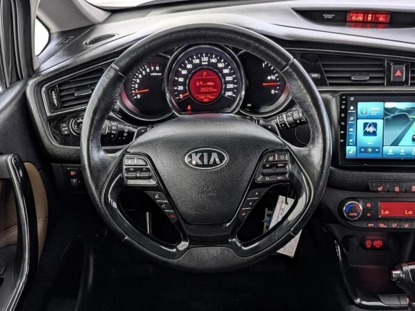 Kia Ceed II Рестайлинг с пробегом 2018 года, цена 1 465 000 рублей, 150171 км, универсал, Автокод Объявления