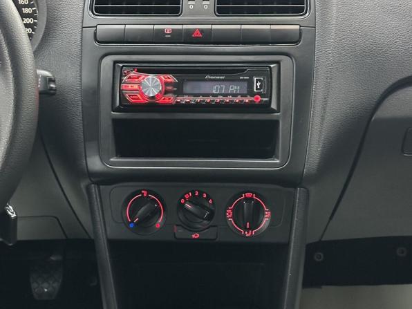 Volkswagen Polo V с пробегом 2013 года, цена 935 000 рублей, 50950 км, седан, Автокод Объявления